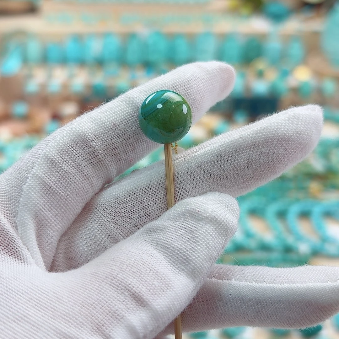 绿松石未镶嵌珠宝奇石