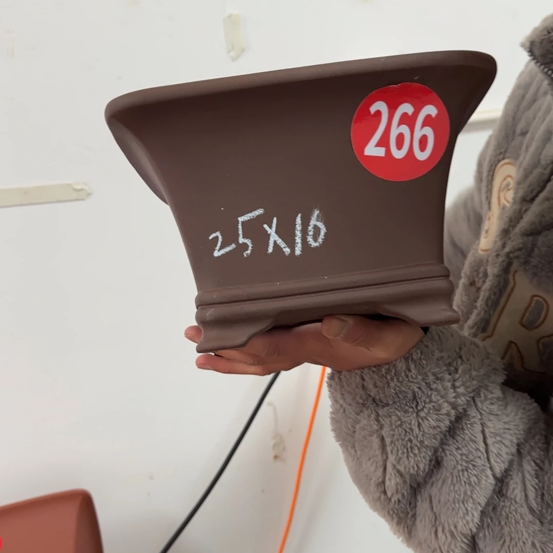 紫砂花盆呜呜呜呜