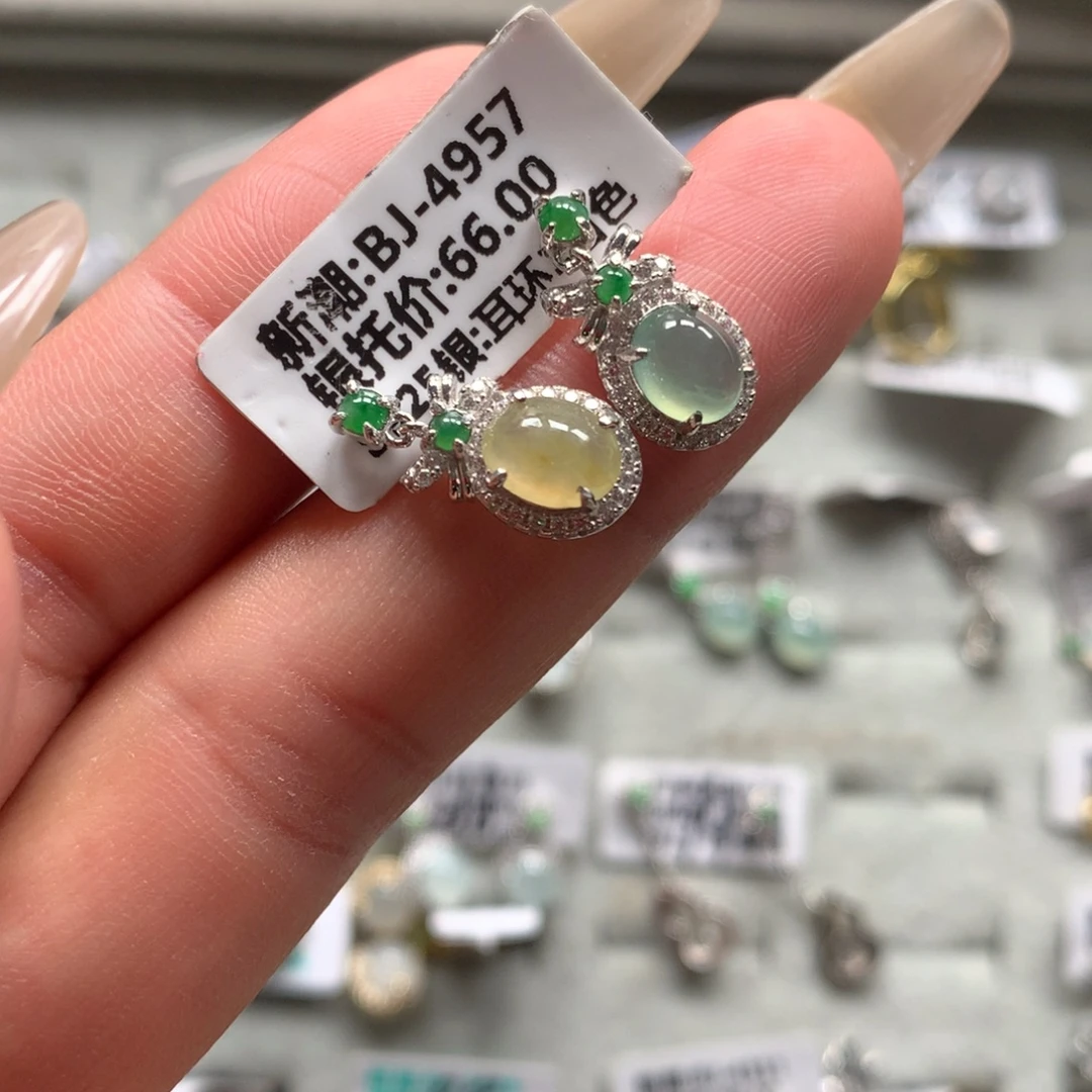 颈饰银S925镶嵌翡翠耳钉