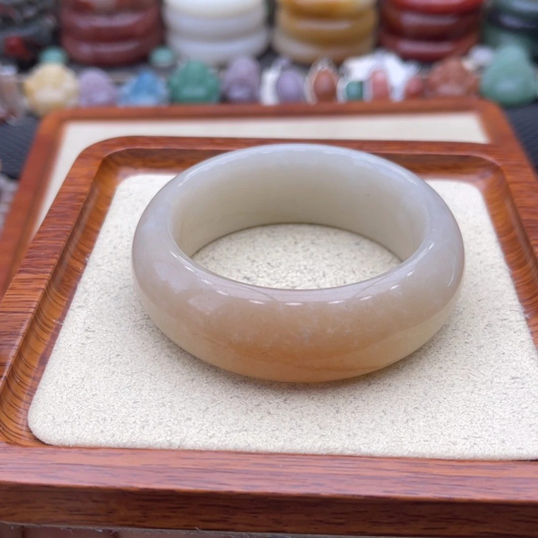 石英质玉未镶嵌手镯