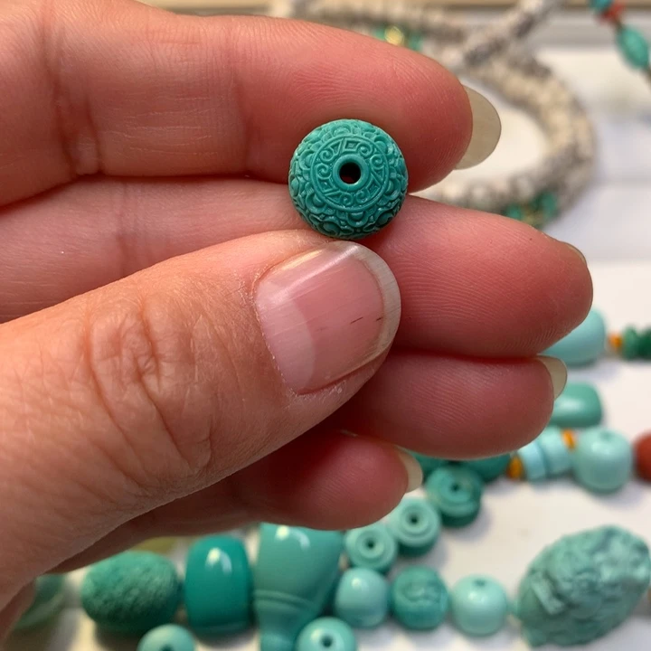 绿松石未镶嵌颈饰