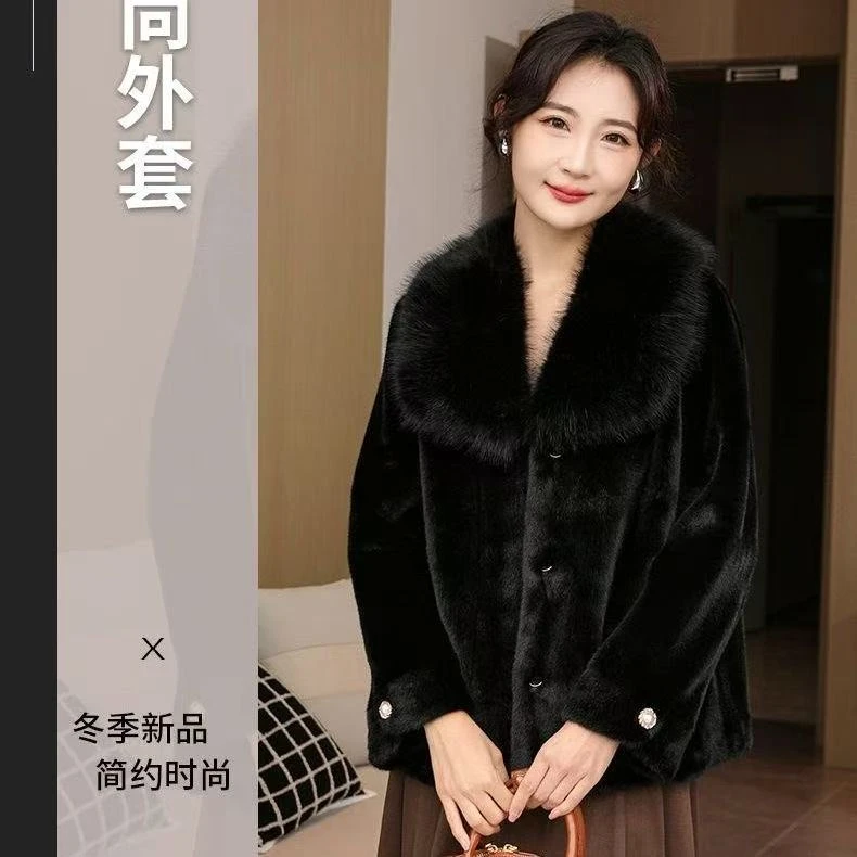 新款妈妈装百搭时尚毛毛一体外套
