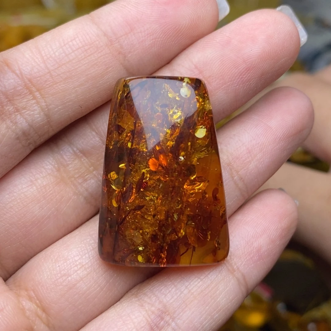 未镶嵌琥珀珠宝奇石