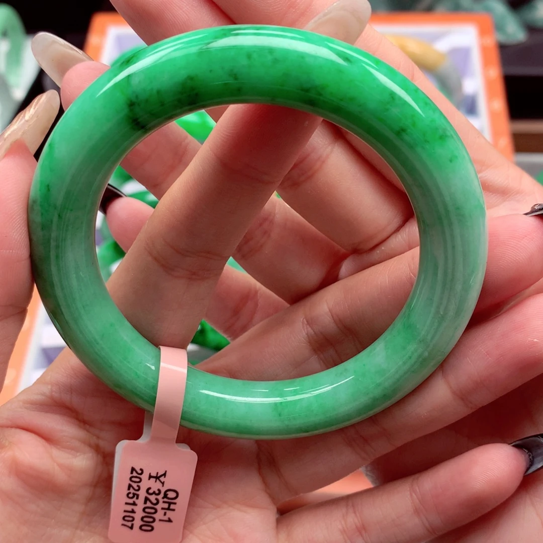 翡翠未镶嵌手镯翡翠