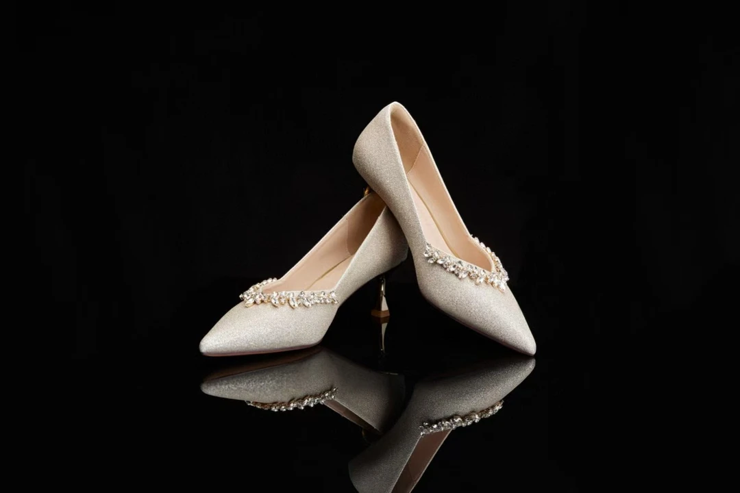 牟之恋精选推荐 2025时尚爆款 尖头舒适4-5公分细跟鞋2373-5