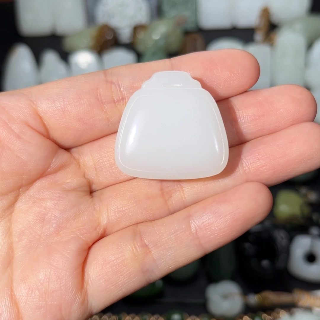 吊坠(赠链)未镶嵌和田玉