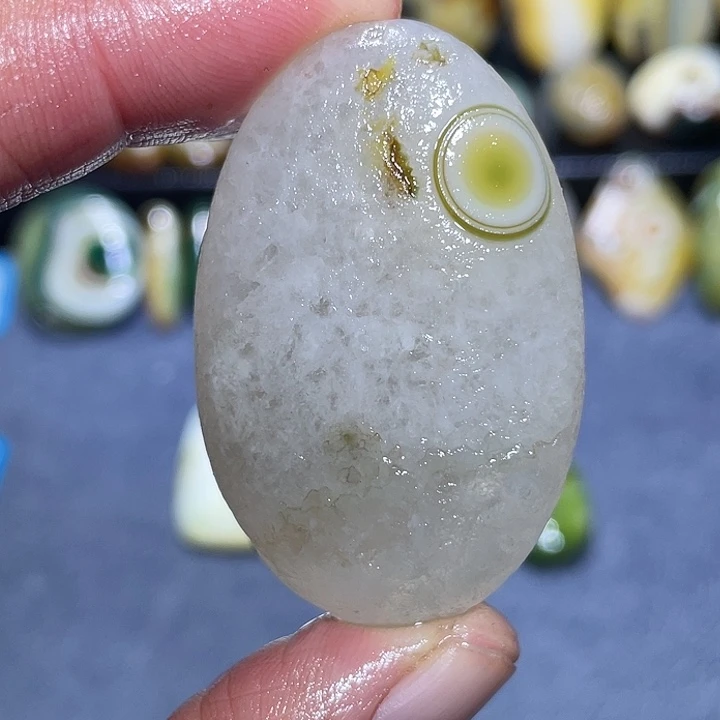 玛瑙/玉髓未镶嵌珠宝奇石