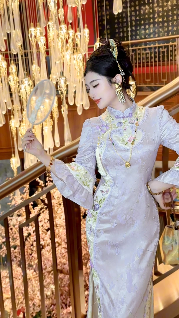 【媛珠 香城紫韵】重工新中式蕾丝旗袍+吊坠收腰显瘦长款修身