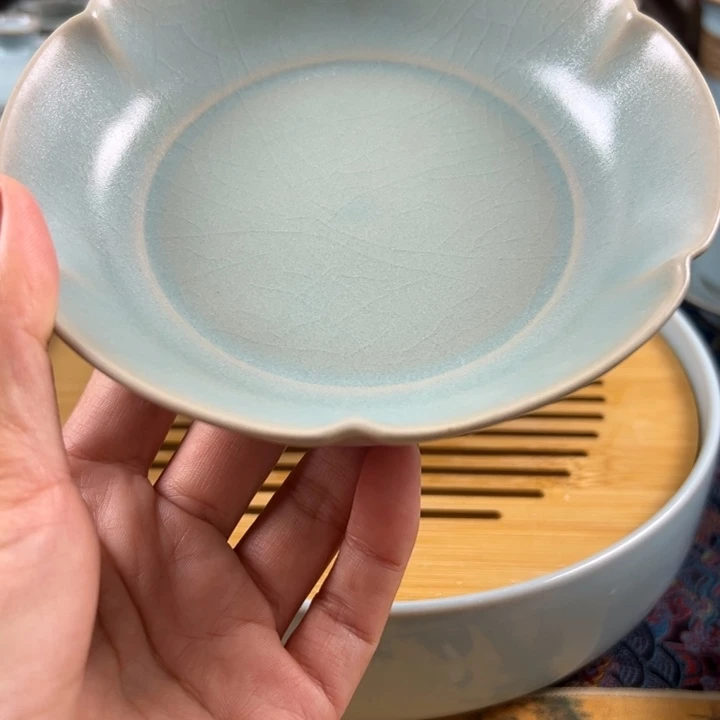 瓷盘仿古釉水葵口洗微瑕