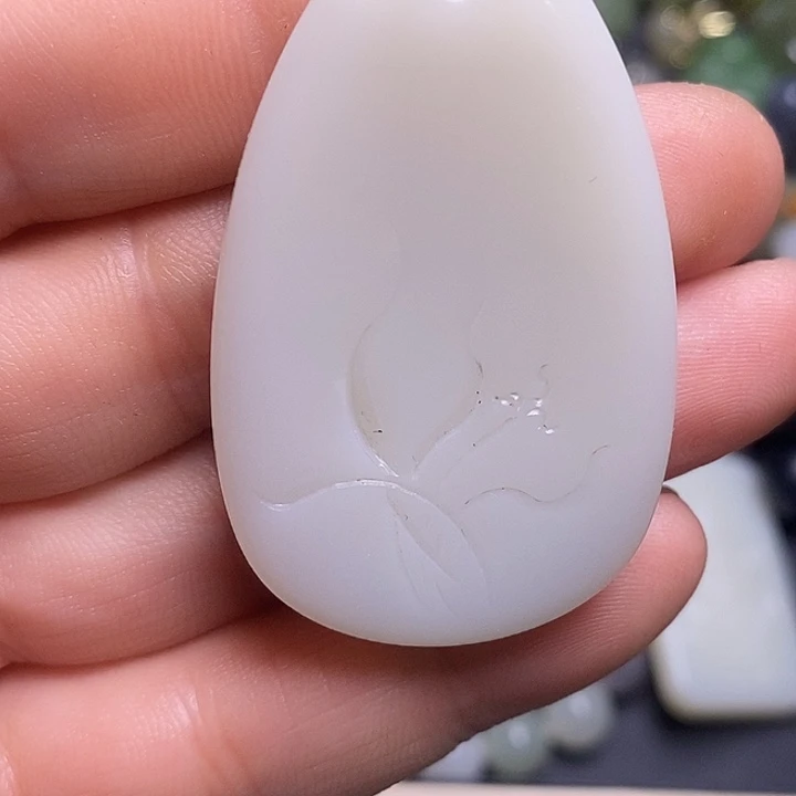 和田玉（糖玉）未镶嵌颈饰乐*