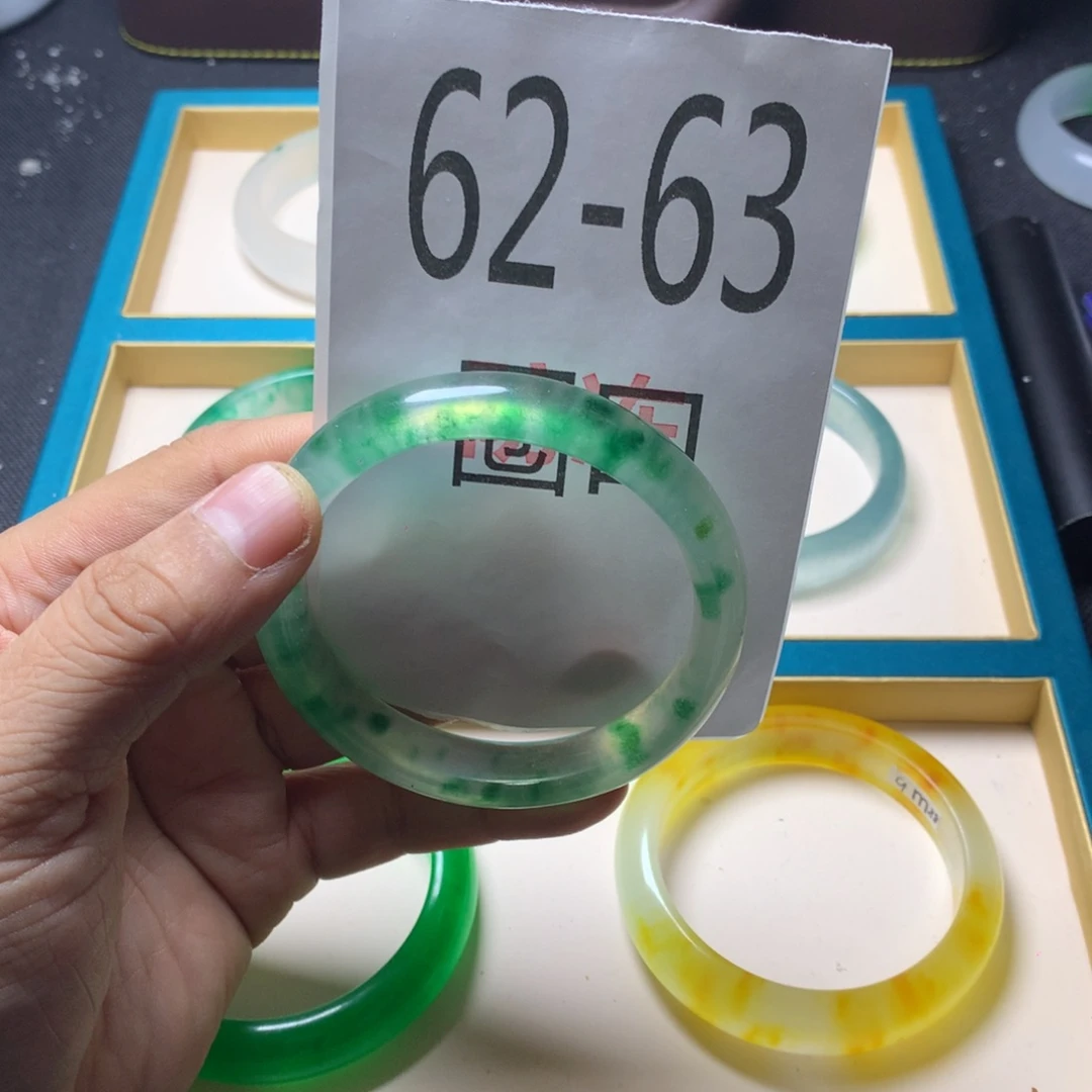 1石英岩玉手镯手镯