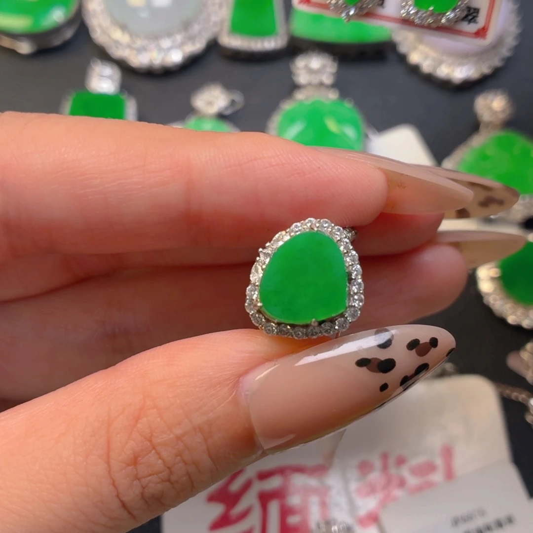 翡翠银S925镶嵌颈饰