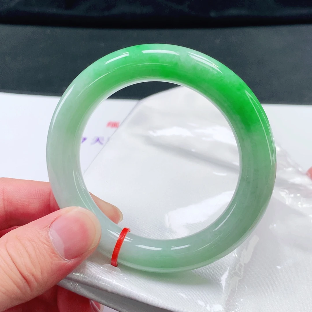 未镶嵌手镯翡翠835