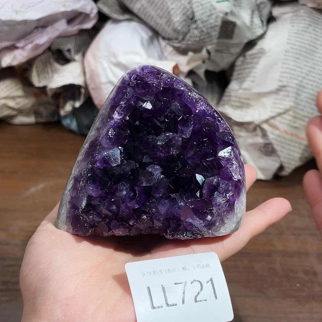 未镶嵌水晶大型摆件（非配饰）