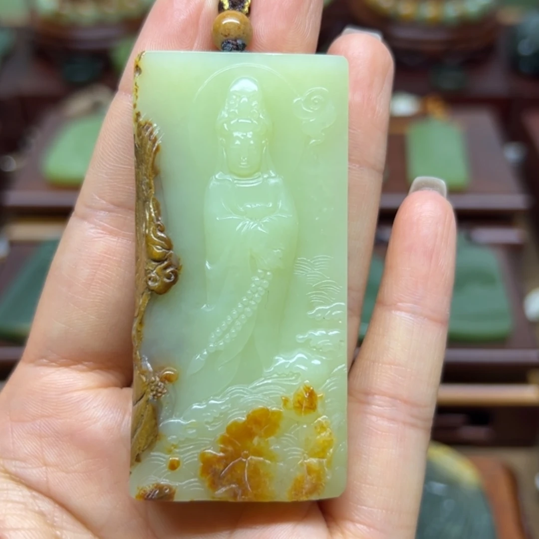 【闪购商品】岫岩河磨玉（透闪石质玉）未镶嵌颈饰寒***得观音