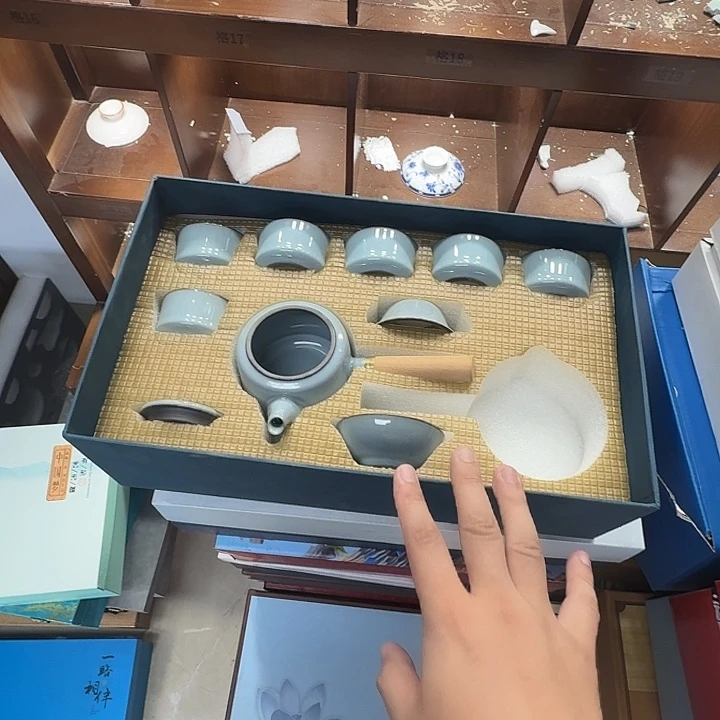孤品茶具套装等。