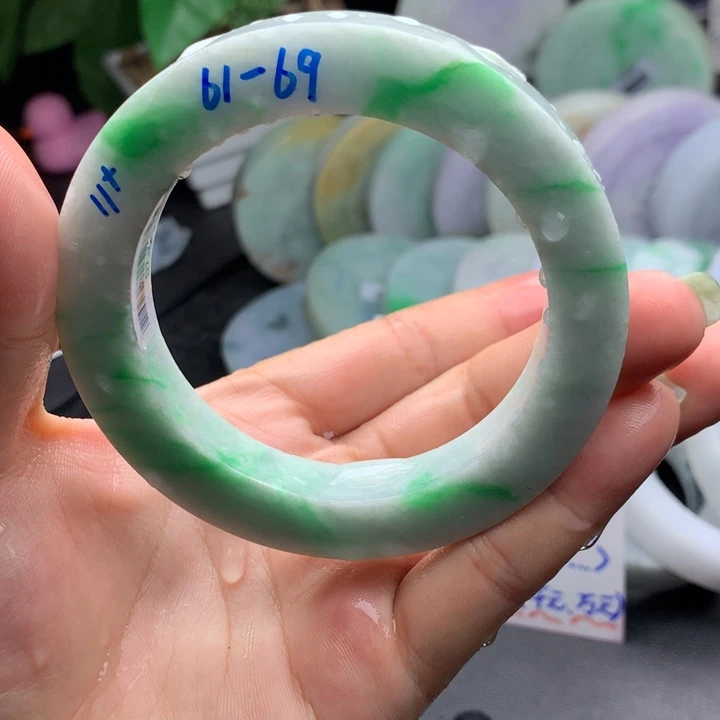 未镶嵌手镯定制翡翠