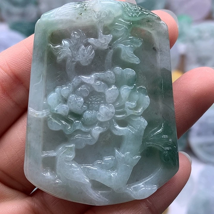 翡翠未镶嵌颈饰花开富贵多彩颜色福利