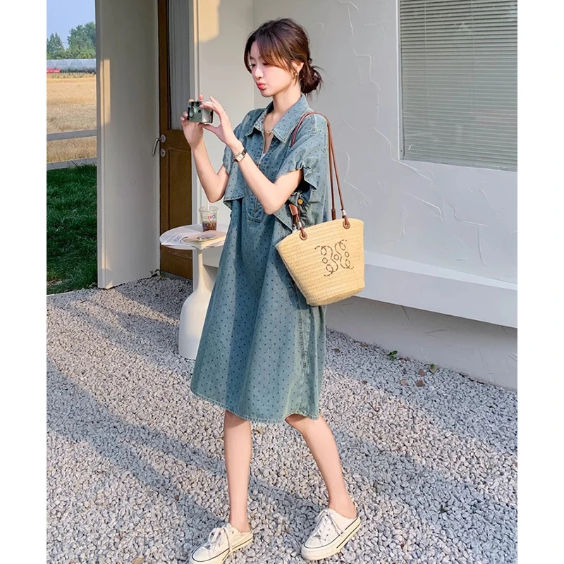 港风复古翻领波点牛仔连衣裙女夏2025新减龄别致好看宽松直筒裙子