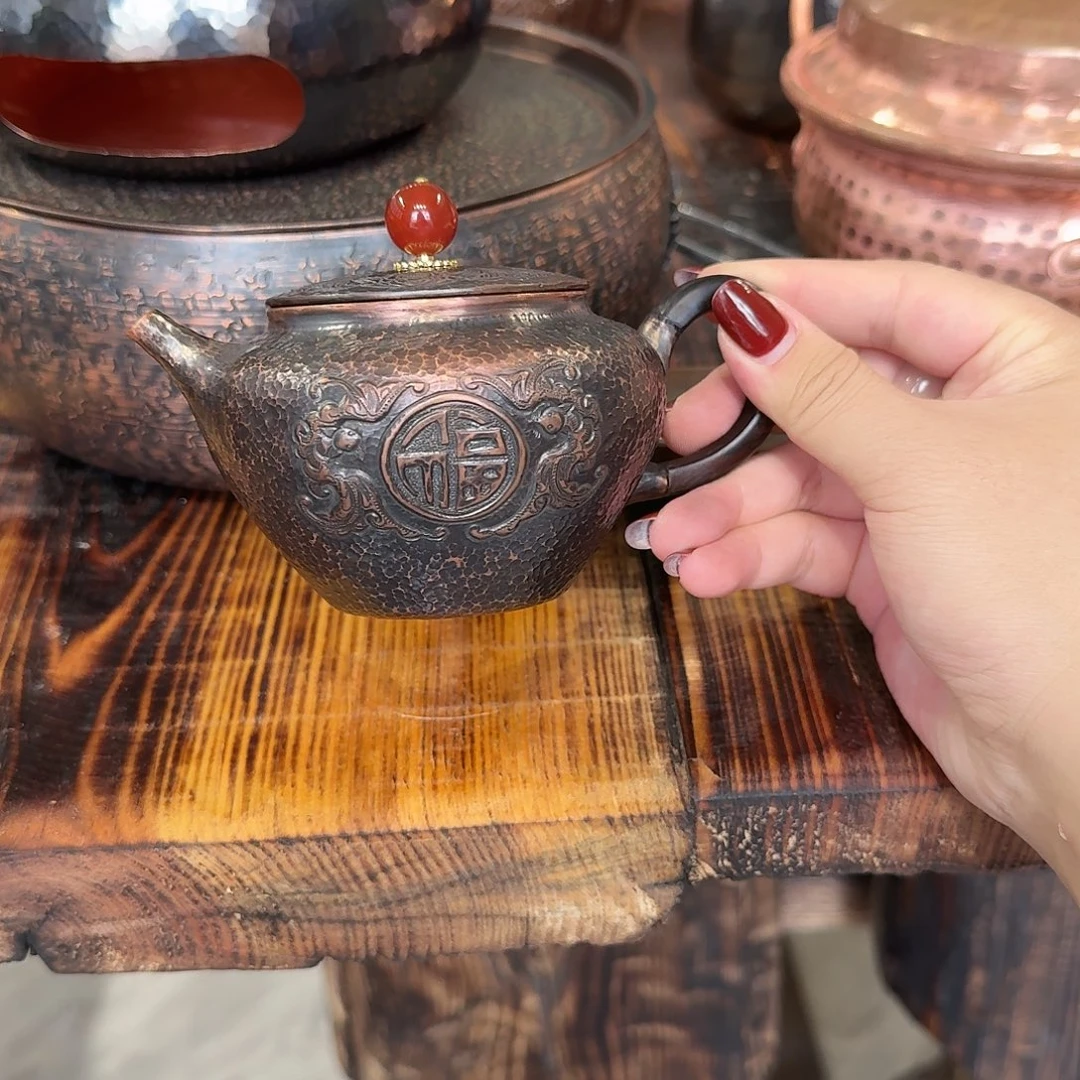 紫铜手工浮雕福字泡壶一个