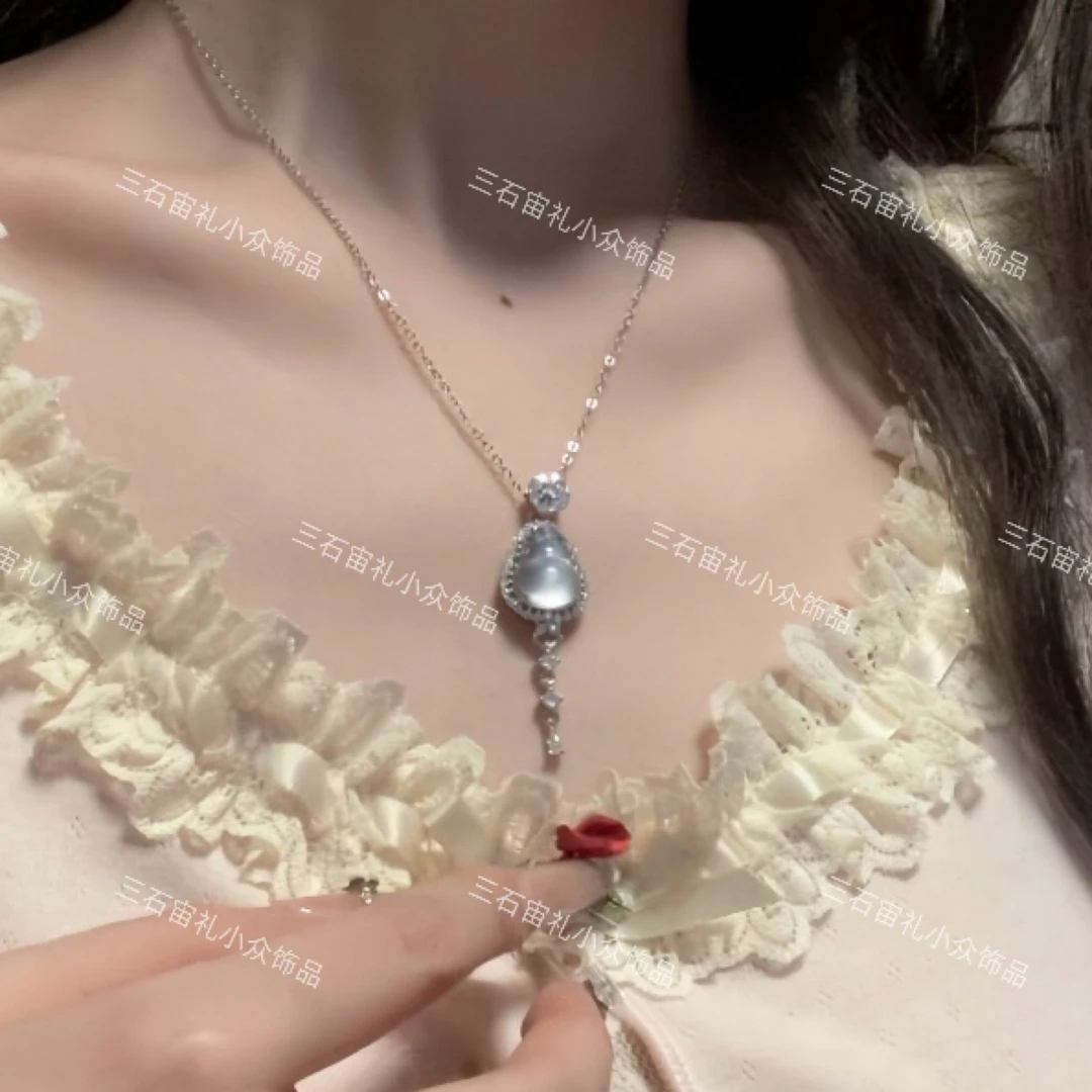 合金项链 爆闪满钻葫芦项链轻奢小众精致锁骨链高级感吊坠颈链