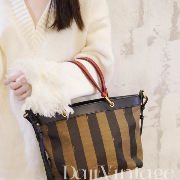 95新 FENDI/芬迪 大吉中古sz/FENDI芬迪胡桃木托特手提斜挎包