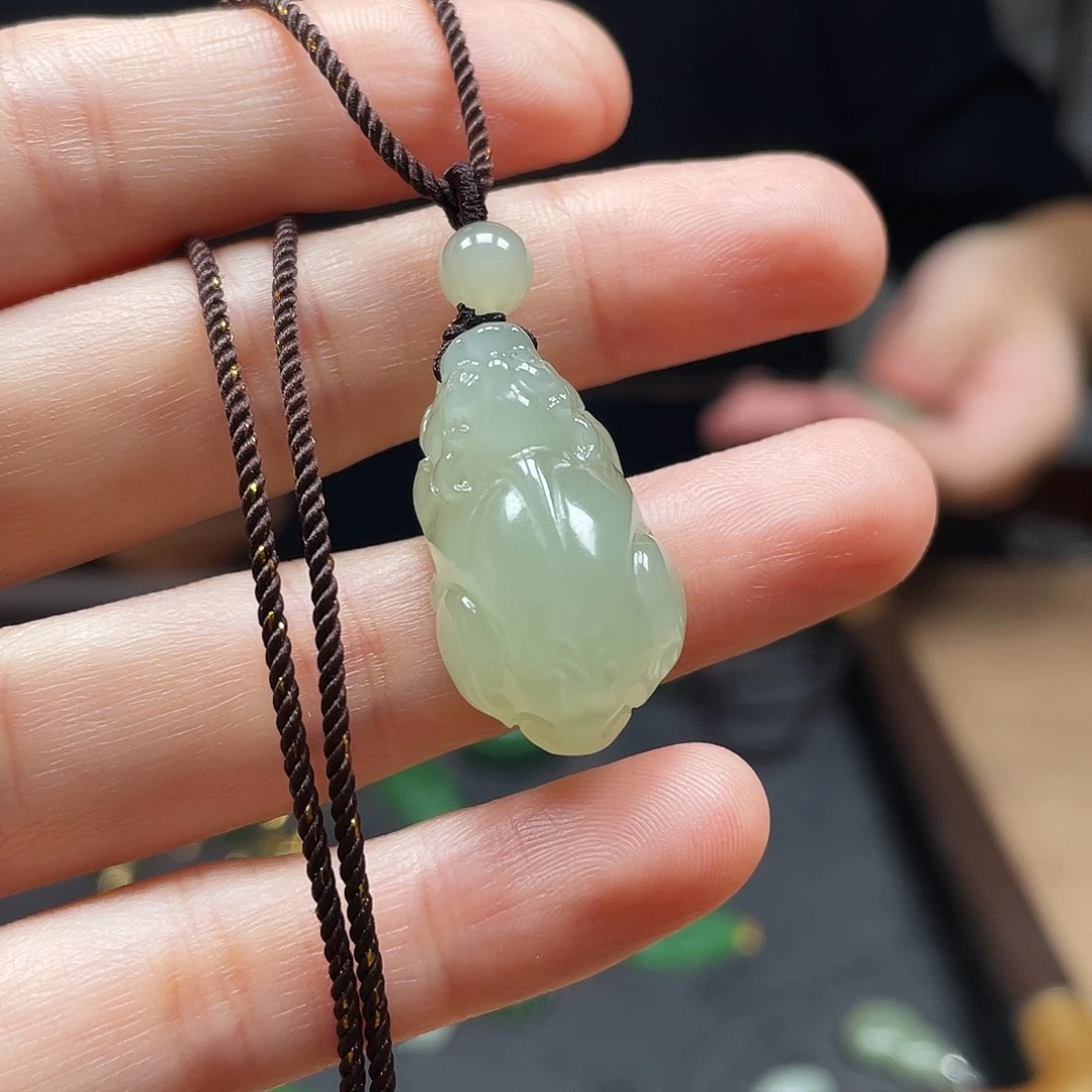 和田玉未镶嵌耳饰