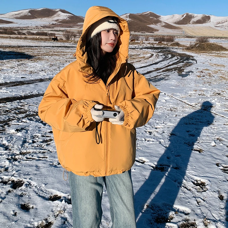 黄色工装冲锋衣羽绒服女冬季2024新款小个子超好看流行爆款短外套