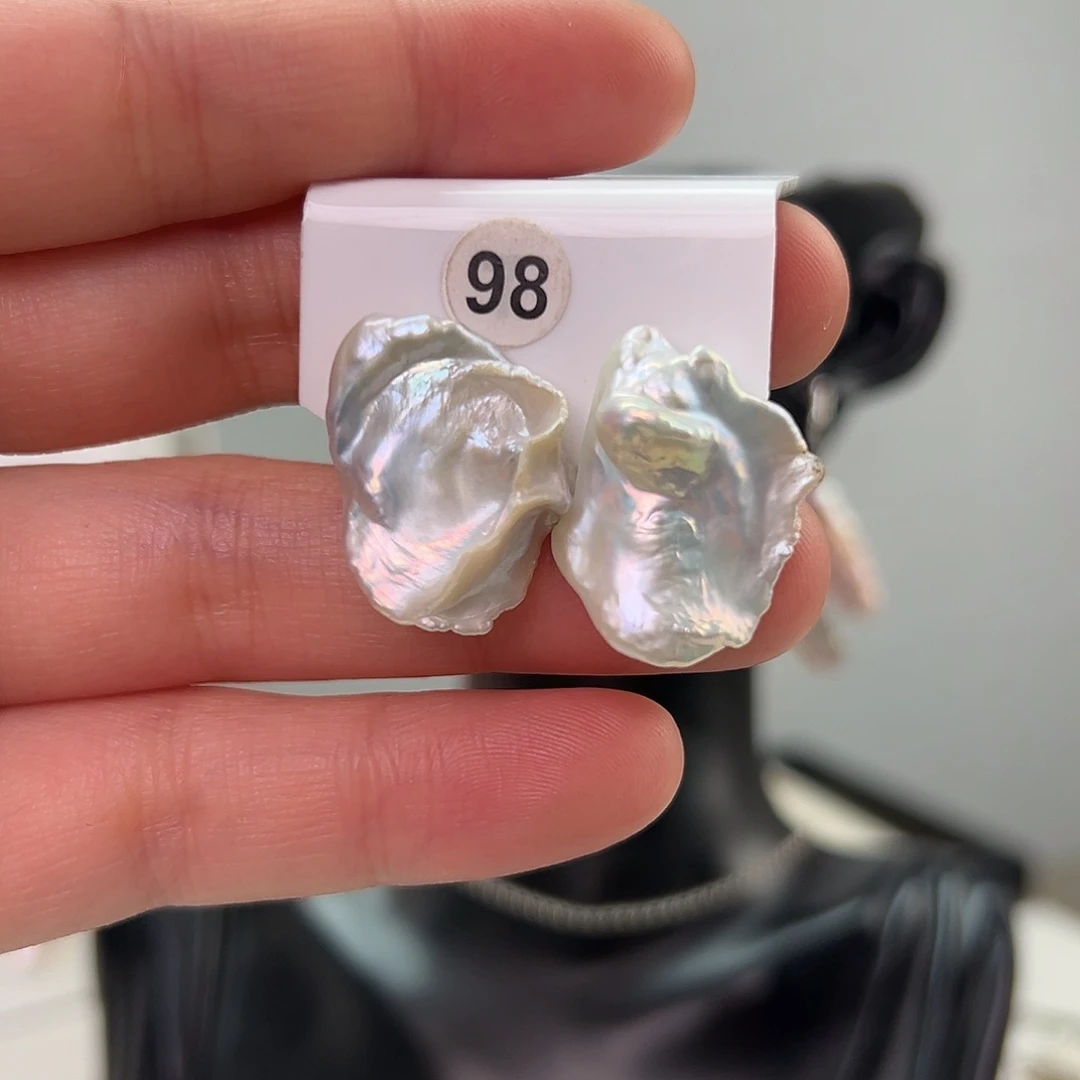 朵***漪非金属巴洛克花瓣耳饰