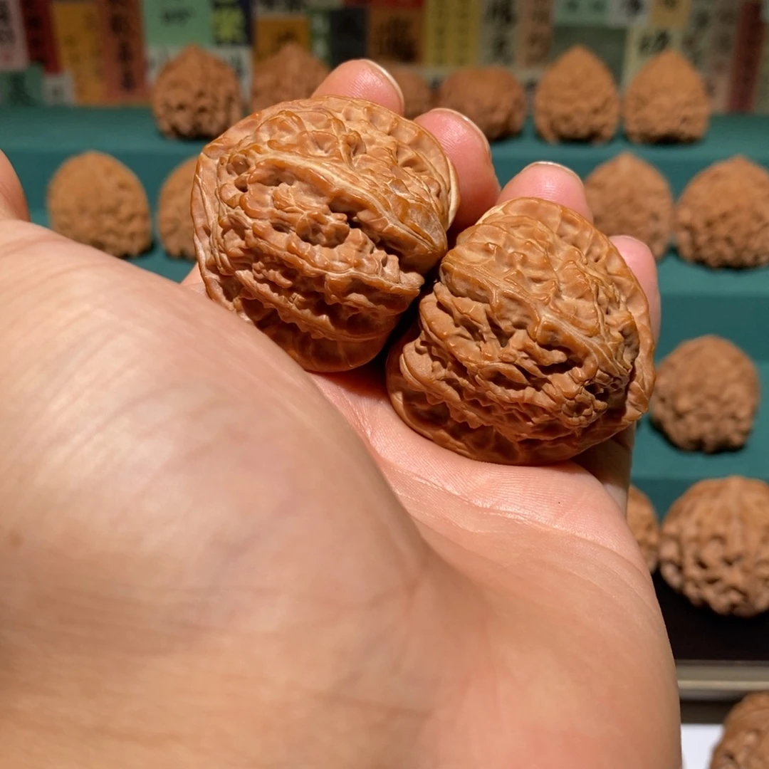 晓***鹏把件文玩核桃三角白