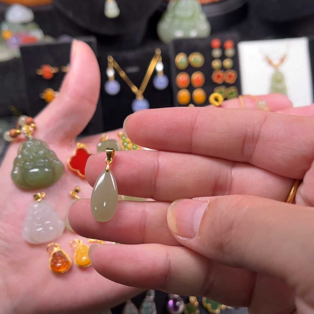 颈饰银S925镶嵌和田玉