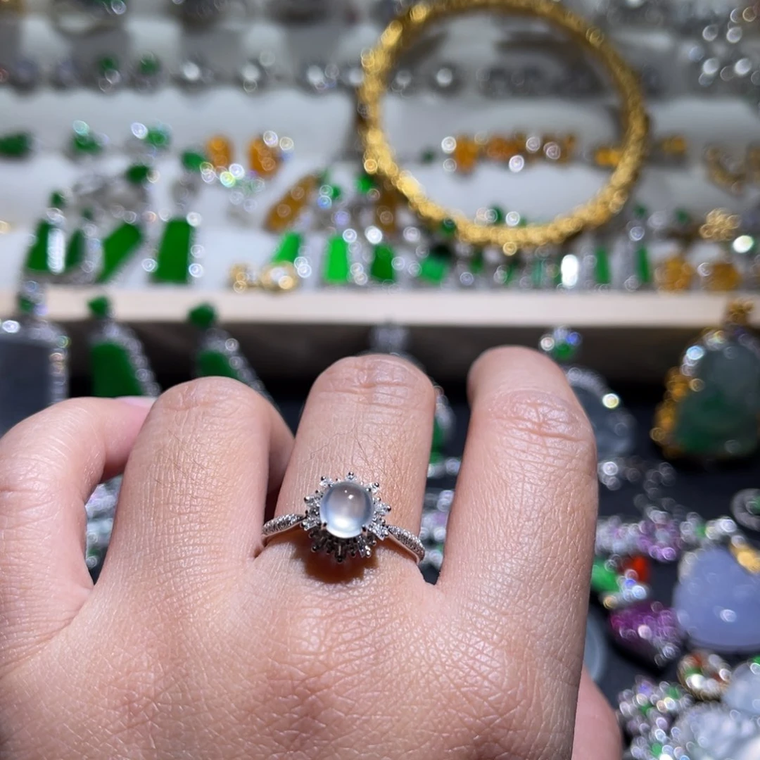 翡翠戒指18K金镶嵌冰蛋戒指