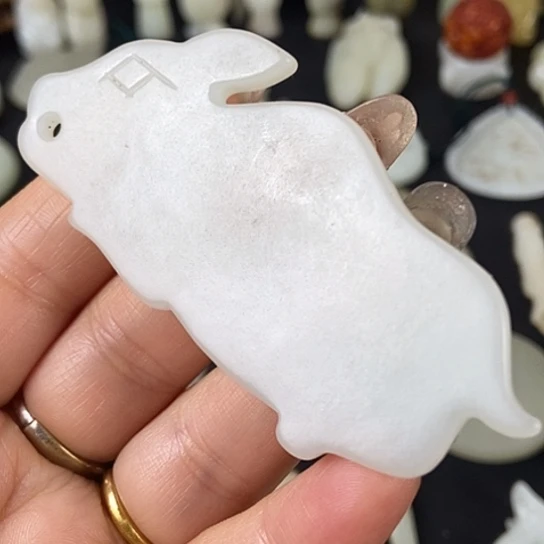 和田玉（糖玉）未镶嵌挂件