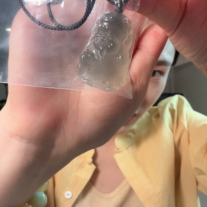 开***派未镶嵌蛇纹石玉颈饰