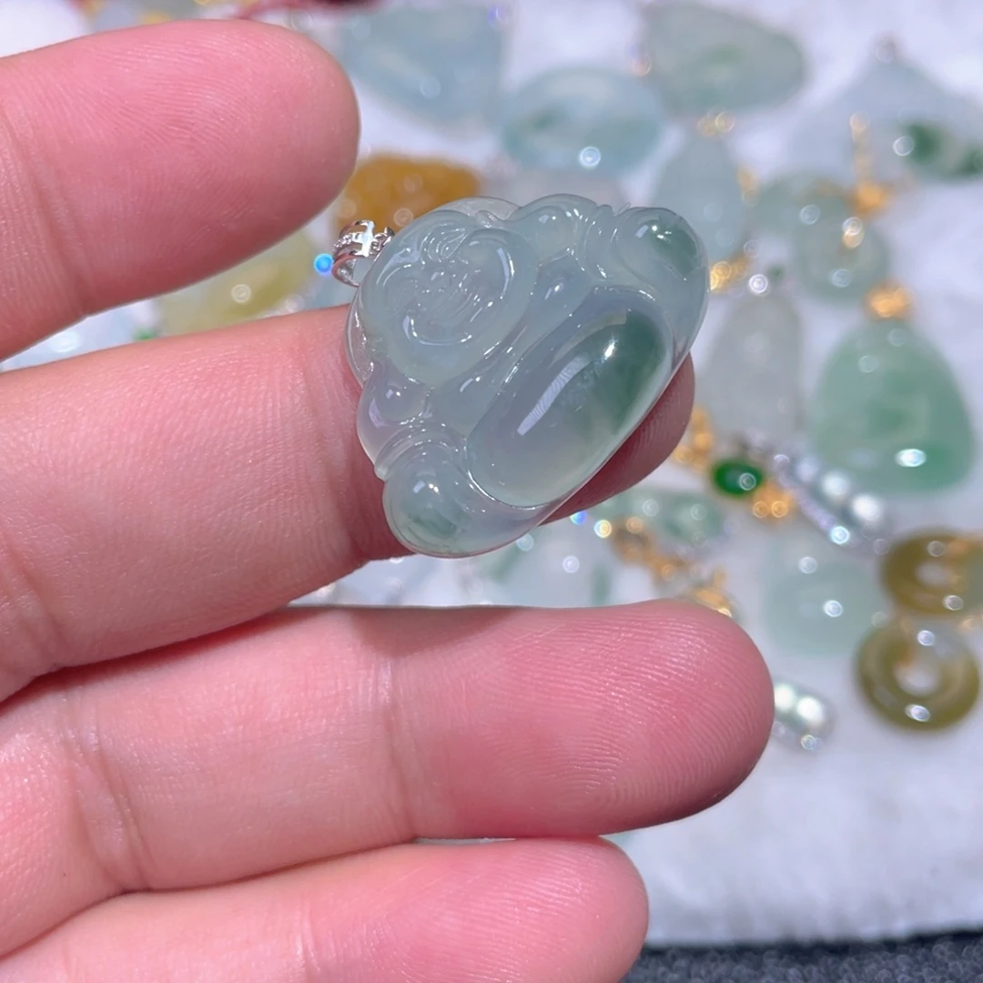 冰****翡翠18K金镶嵌颈饰