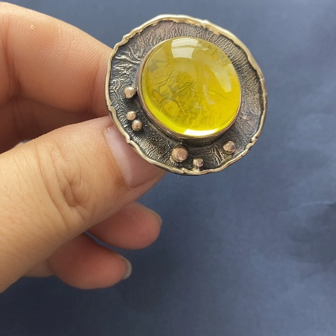 余****裸石琥珀未镶嵌戒指