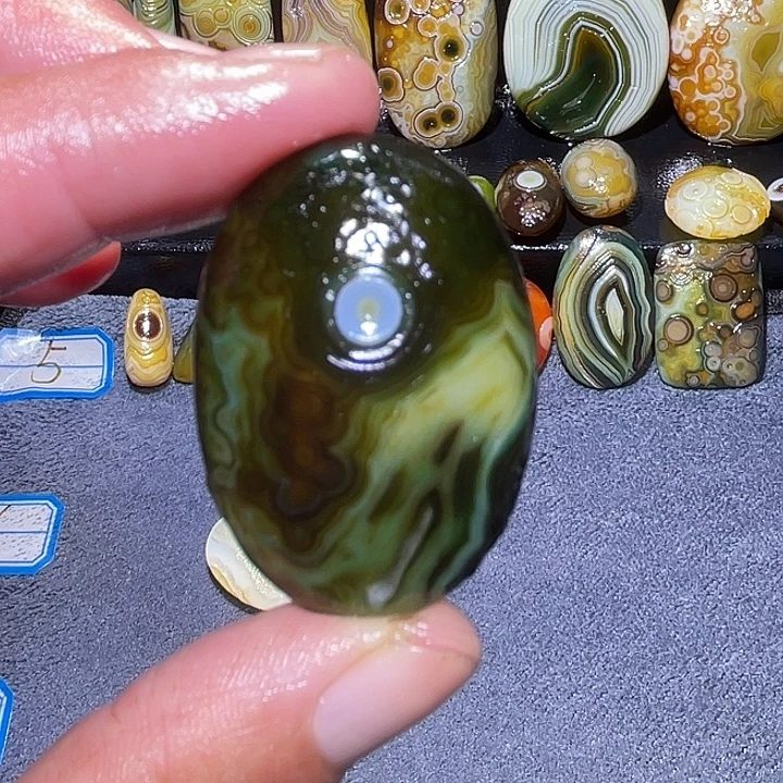 玛瑙/玉髓未镶嵌珠宝奇石