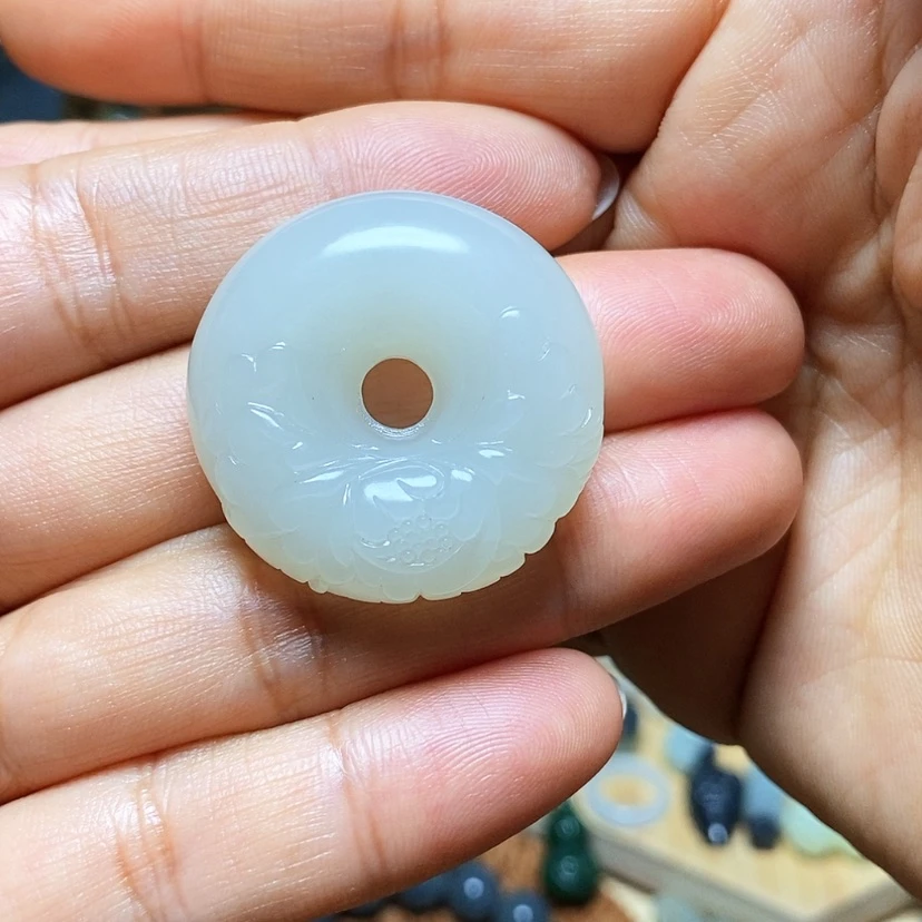 【闪购商品】颈饰未镶嵌和田玉贤*