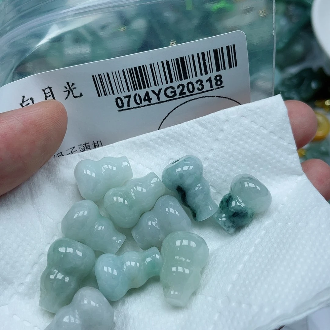 翡翠未镶嵌吊坠(不含链)多样性