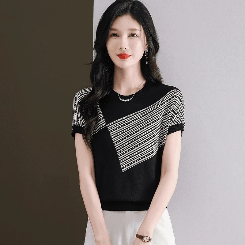 2025年夏季新款女士圆领时尚百搭洋气宽松显瘦款薄款半袖拼色上衣