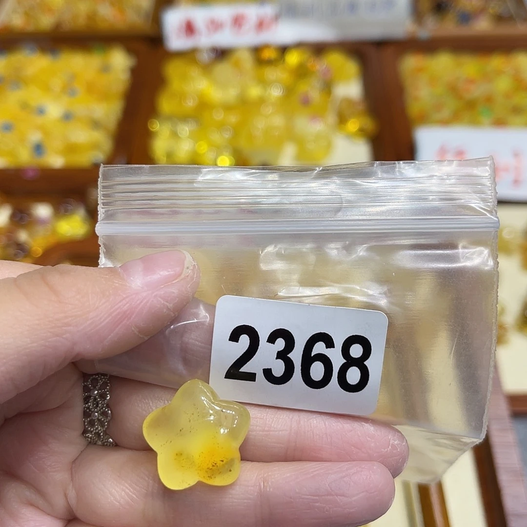 琥珀未镶嵌颈饰蜜蜡