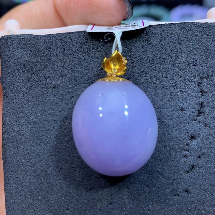 翡翠18K金镶嵌颈饰翡翠