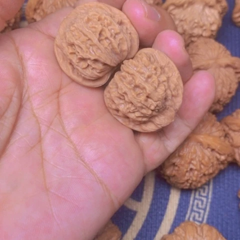 【闪购商品】文玩核桃吊坠与*天地31