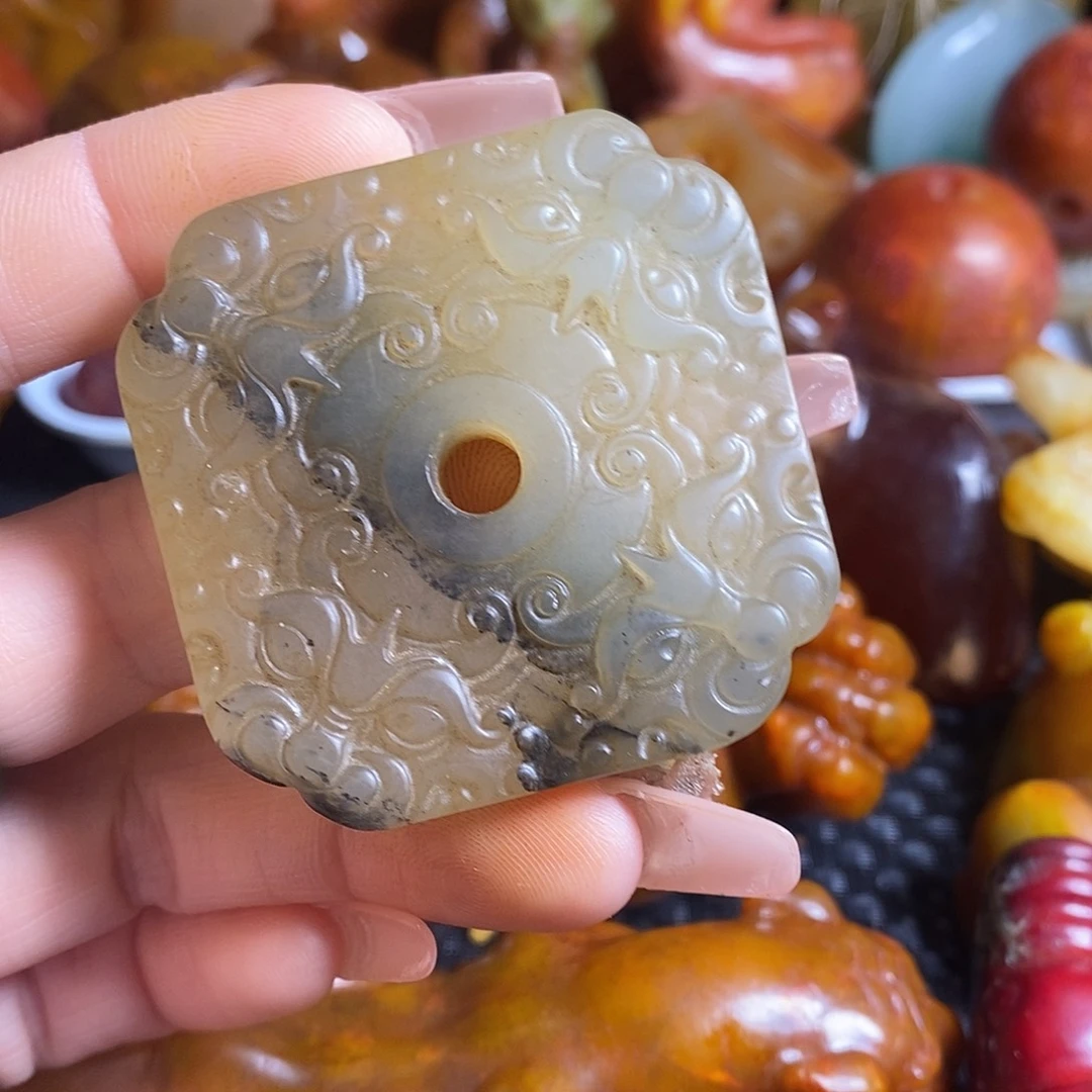 岫岩老玉（透闪石质玉）未镶嵌珠宝奇石