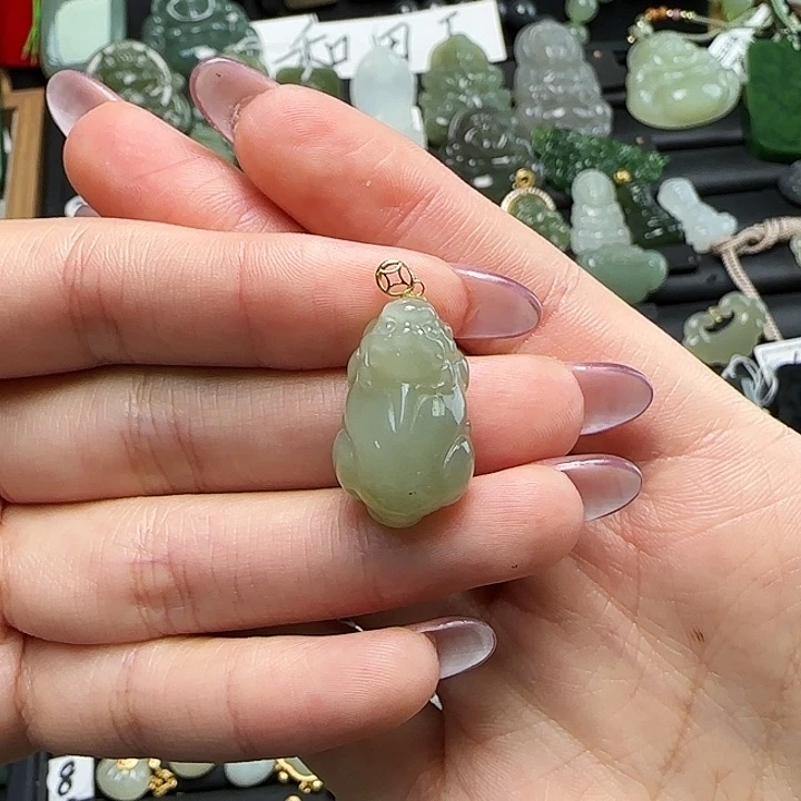 颈饰18K金镶嵌和田玉