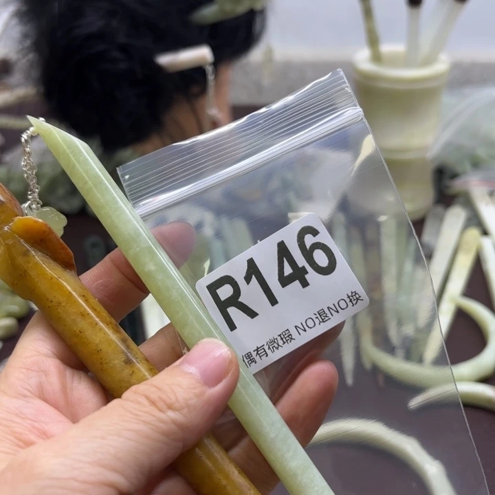 蛇纹石玉发饰合金月**花