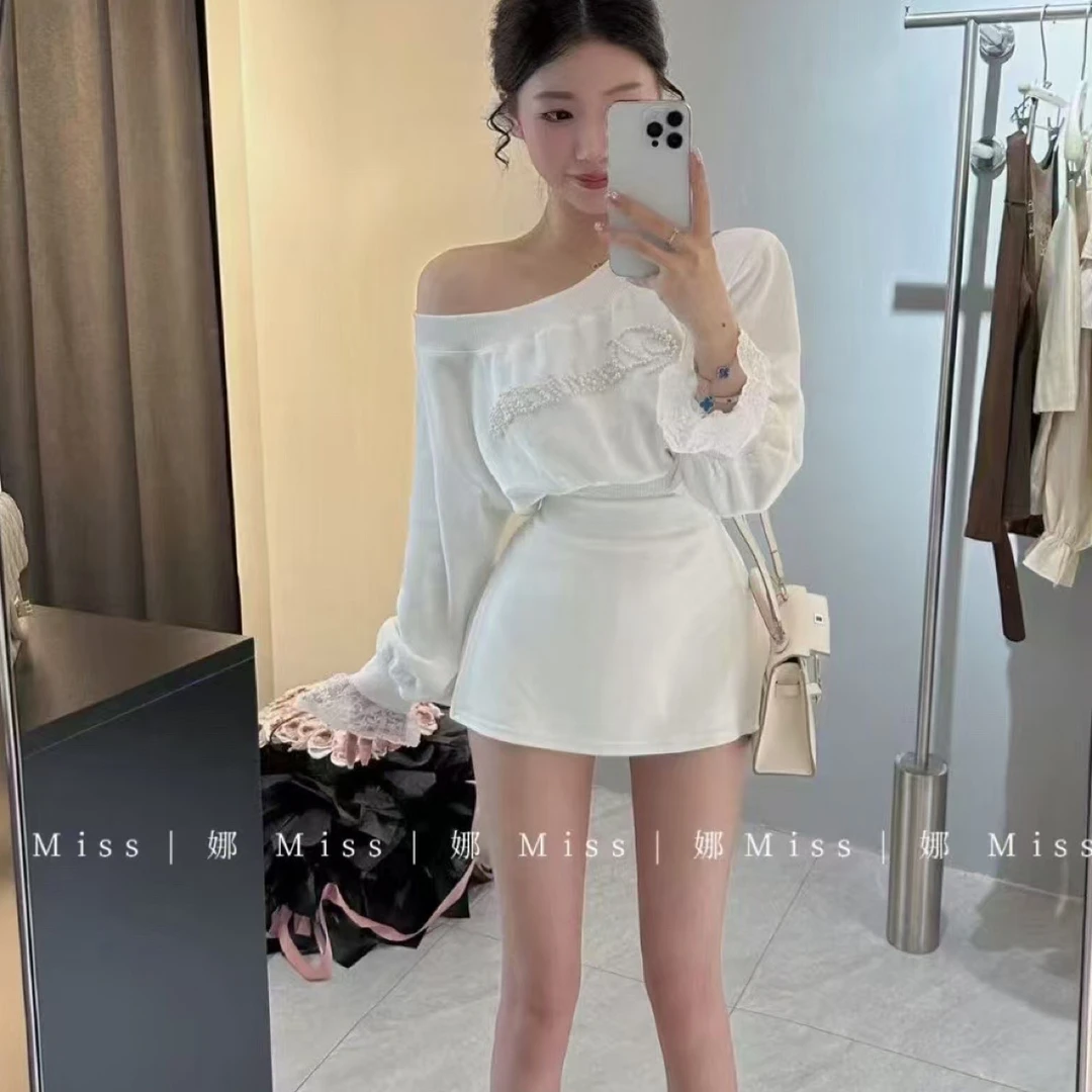 小个子辣妹时尚一字肩蕾丝袖钉珠卫衣搭配包臀短裙裤套装