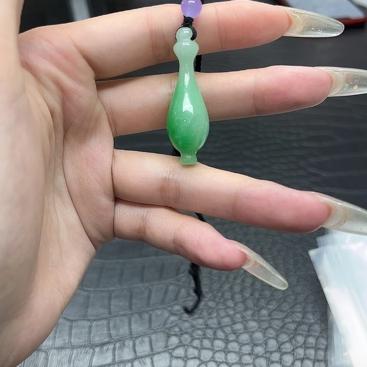 翡翠手镯未镶嵌默认微瑕