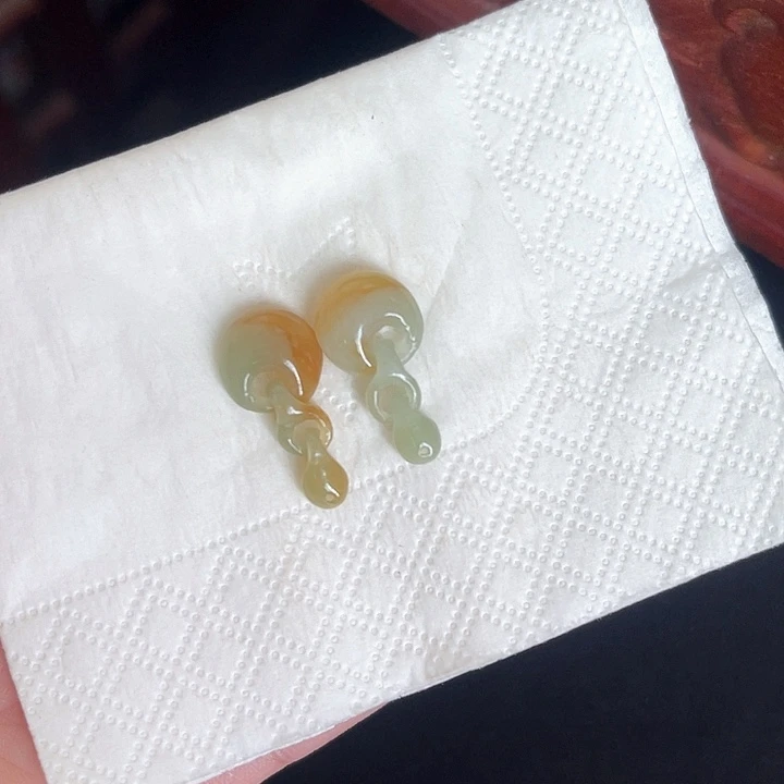 唐***以定制翡翠未镶嵌翡翠