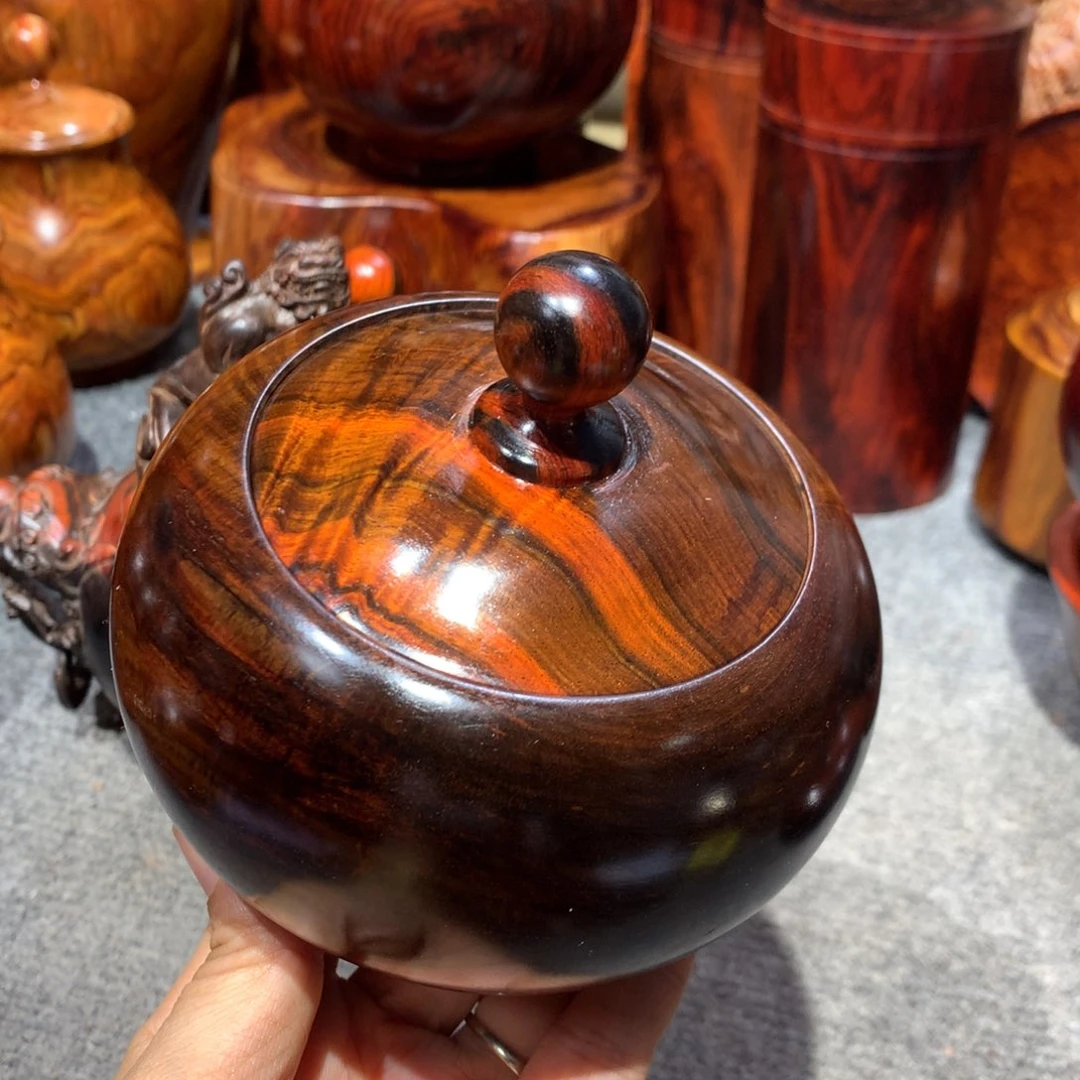 秦***2木大红酸枝茶叶罐